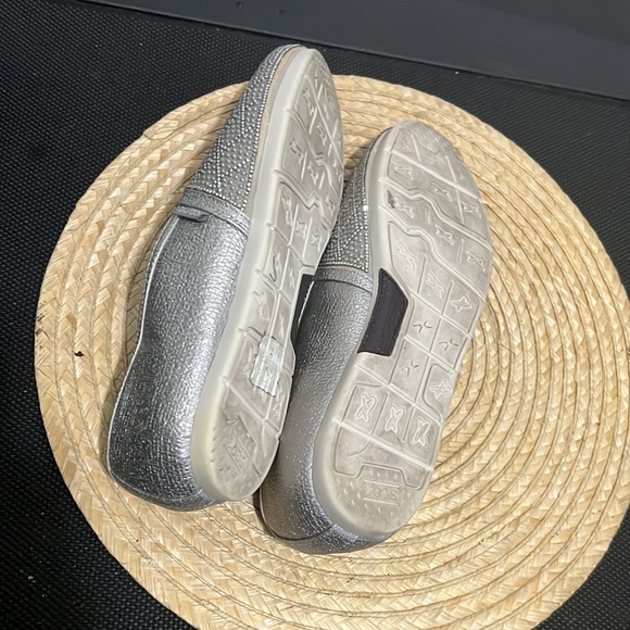 Bobs by Skechers Silver Rhinestone Detailing Slip-On Loafer Size 10 - Picture 7 of 9